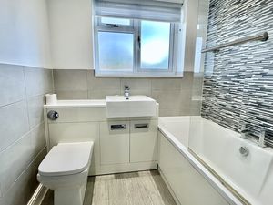 Family Bathroom- click for photo gallery